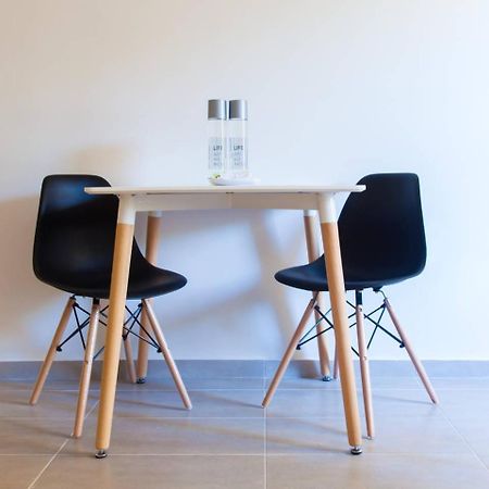 Toni'S Charming Apartment In The Thisseo Station Афіни Екстер'єр фото