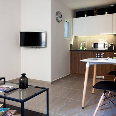 Toni'S Charming Apartment In The Thisseo Station Афіни Екстер'єр фото