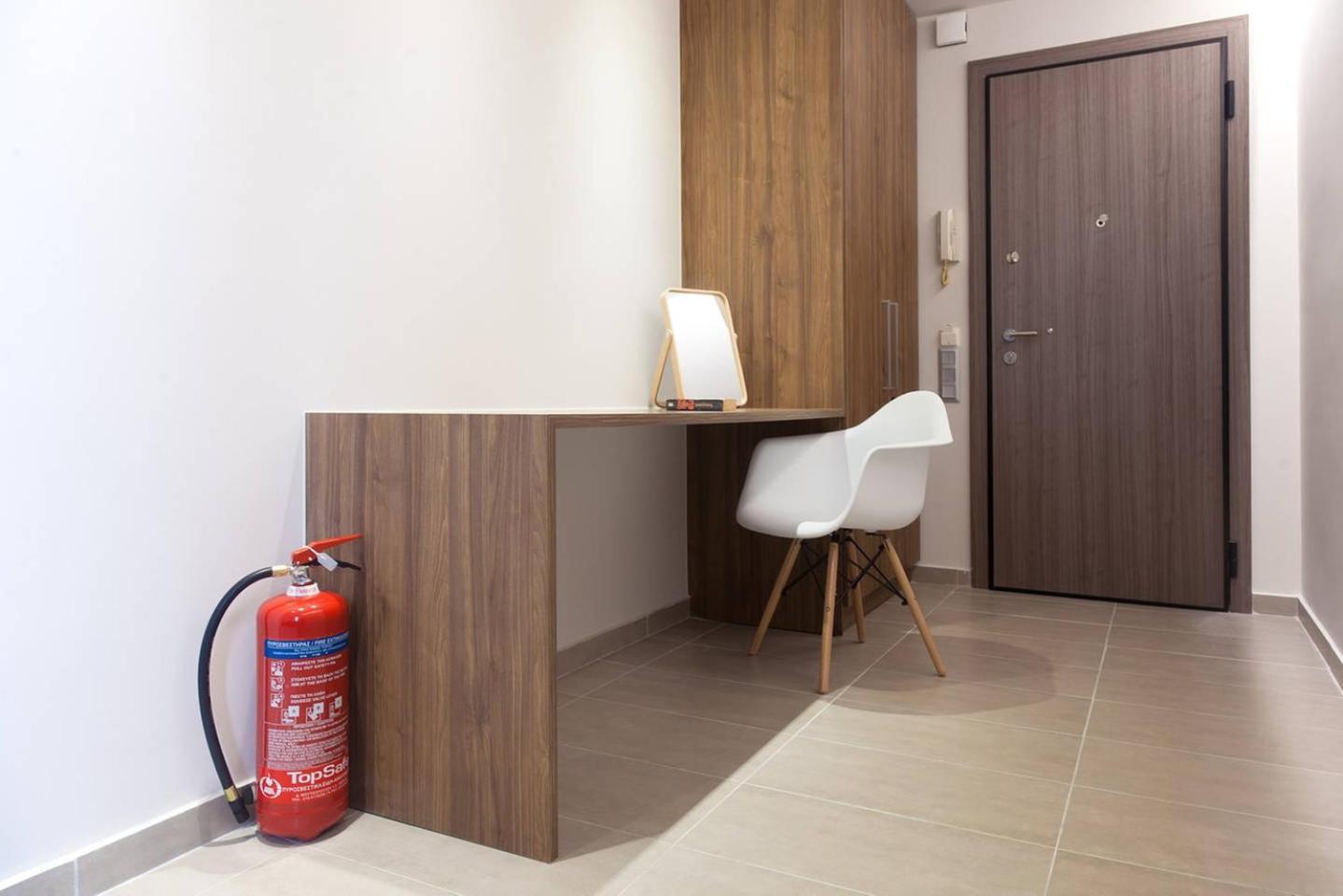 Toni'S Charming Apartment In The Thisseo Station Афіни Екстер'єр фото